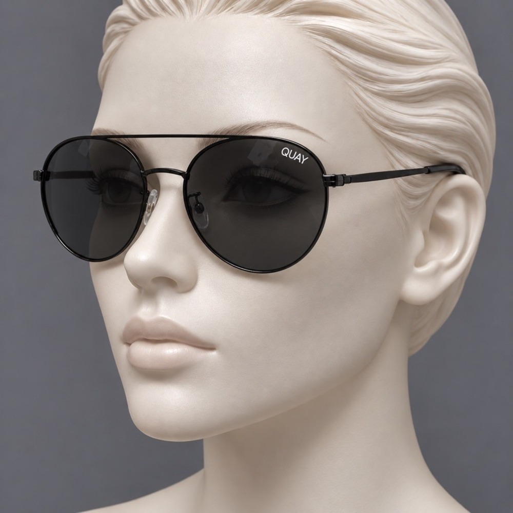 Quay Vivienne 126 Sunglasses Womens Black Smoke Polarized Oversized Aviator